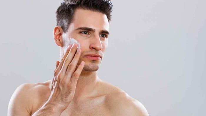 Як чоловікові доглядати за шкірою обличчя