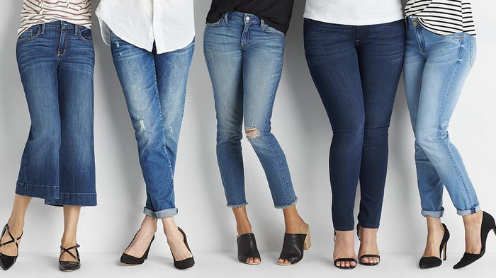 Фасоны джинсов, которые стилисты рекомендуют носить женщинами после 50 лет
