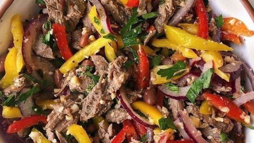 Любовь с первого кусочка: рецепт грузинского салат «Тбилиси»