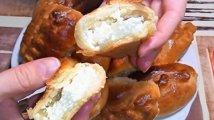 Мягкие и аппетитные пирожки с творогом: пошаговый рецепт (видео)