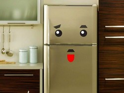 Как отчистить холодильник от наклеек?