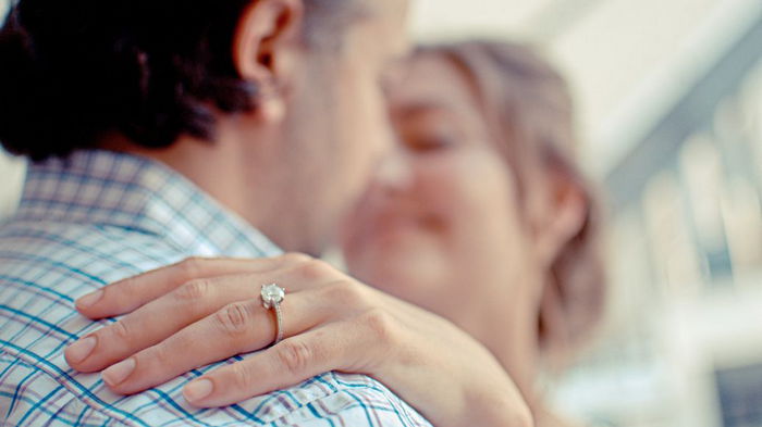 Какое кольцо подходит для помолвки: что символизируют разные камни, какой выбрать