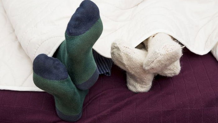 5 причин не спать по ночам в носках: есть побочные эффекты
