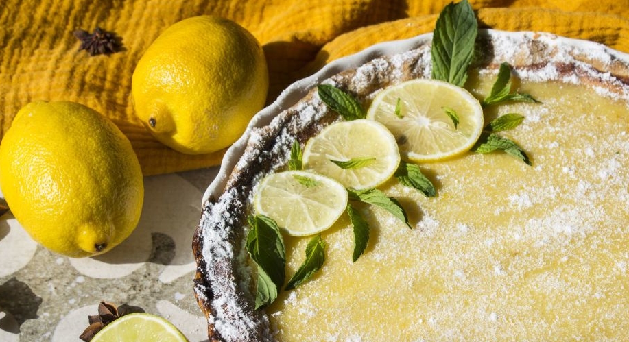 Лимонный тарт на песочном тесте: рецепт простого, но изысканного десерта