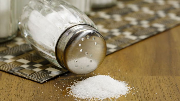 Соль отсырела: что делать, чтобы в упаковке или солонке не было комочков