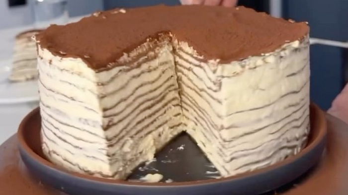 Блинный торт с нежным кремом: как приготовить вкусный десерт