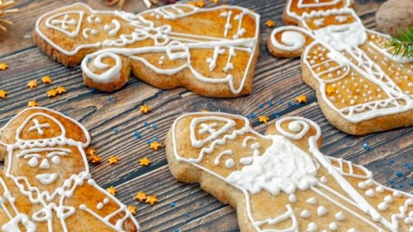 Медовые «николайчики»: как приготовить традиционное печенье к праздник...