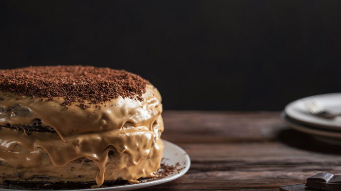 Понравится и взрослым и детям: рецепт торта «Три шоколада»
