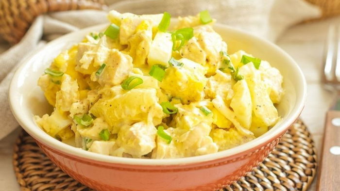 Рецепт салата из куриного филе и ананасов: идеальное сочетание