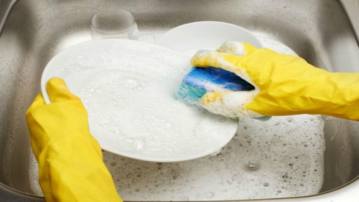 Эти 7 предметов домашнего обихода нельзя очищать моющим для посуды