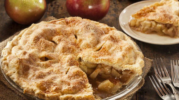 Насыпной яблочный пирог: рецепт теста, которое не нужно замешивать