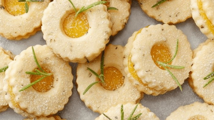 Песочное сэндвич-печенье с розмарином и лимоном: простой рецепт ароматной выпечки