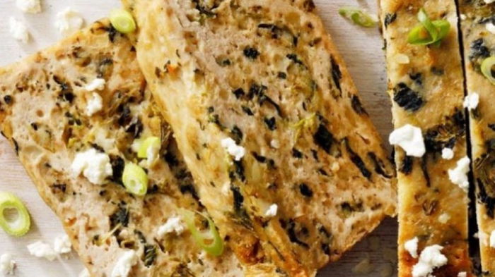 Греческий мясной рулет со шпинатом и сыром фета: простой рецепт изысканного блюда