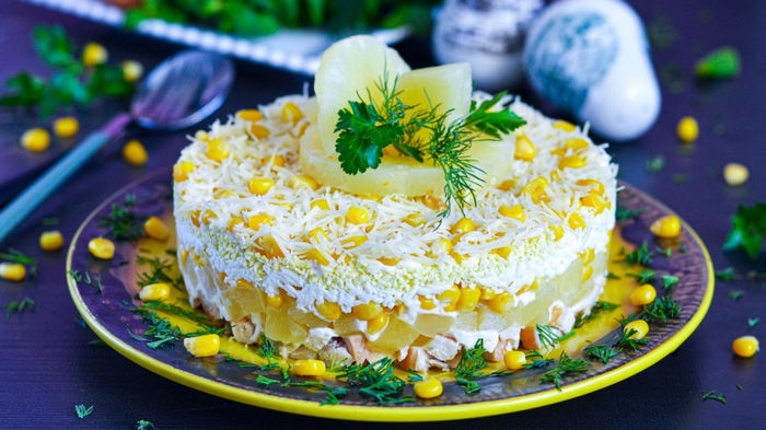 Салат с курицей и ананасами: как приготовить пикантное и вкусное блюдо