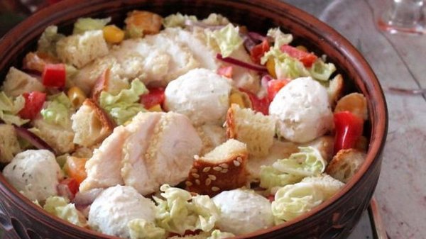 Салат «Фейерверк»: как приготовить вкусное праздничное блюдо