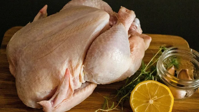 Ни в коем случае не добавляйте эти части курицы в бульон: могут заразить паразитами и токсинами