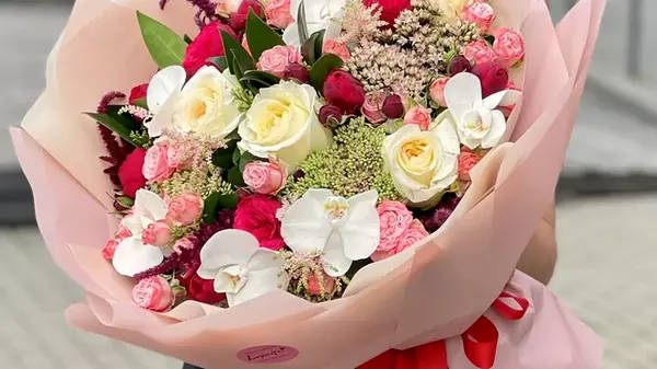 Какие цветы подарить на 8 марта женщине по знаку Зодиака: советы ...