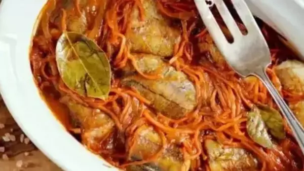 Рыба, тушенная с морковью: рецепт диетического блюда