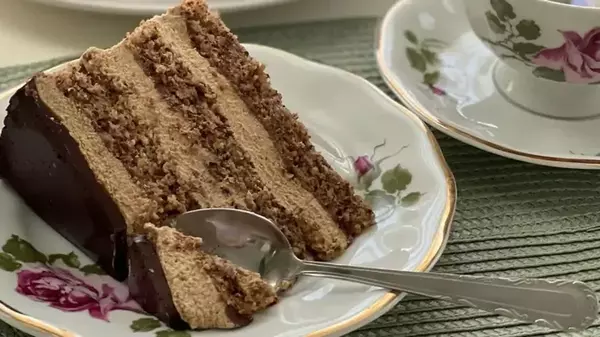 Необыкновенно вкусный: пошаговый рецепт кофейного торта с орехами