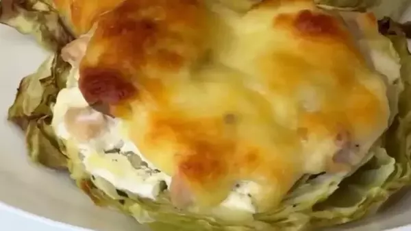 Стейки из капусты с курицей и сыром: рецепт оригинального блюда для вс...