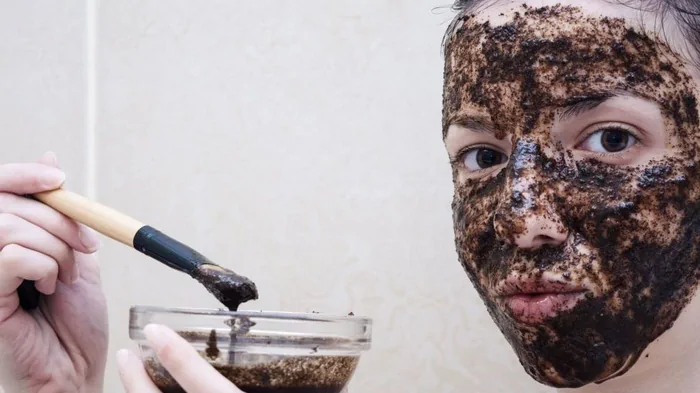 Как сделать полезную и омолаживающую медово-кофейную маску для лица: рассказывает фэшн-блогер