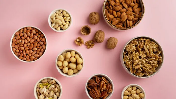 Насколько действительно калорийны орехи: тренер рассказал, сколько их можно есть