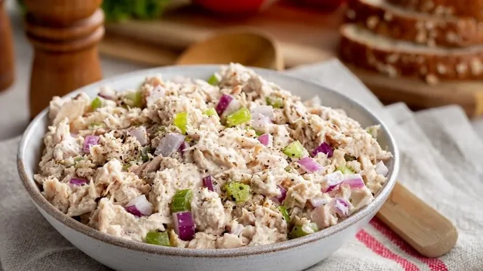 Салат из картофеля и тунца: рецепт универсального и вкусного летнего блюда
