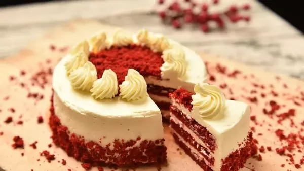 Роскошный торт «Красный бархат»: как приготовить вкуснейший празд...