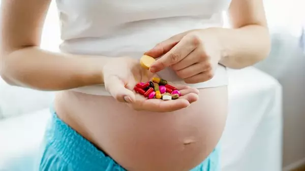 Навіщо вагітним потрібні вітаміни?