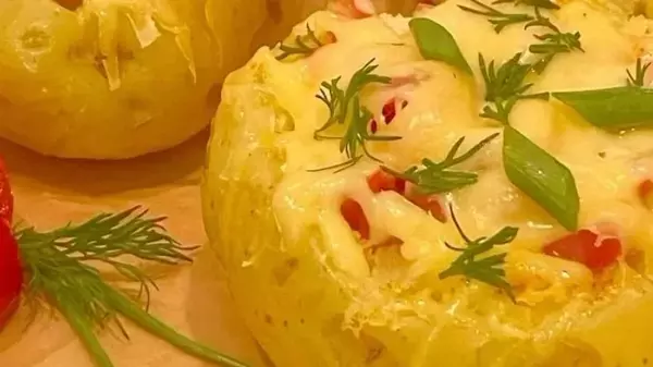 Картошка с томатами и сыром: рецепт вкусного ужина за 15 минут