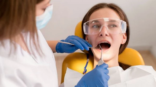 Стоматологи назвали 10 популярных привычек, которые сильно вредят зуба...