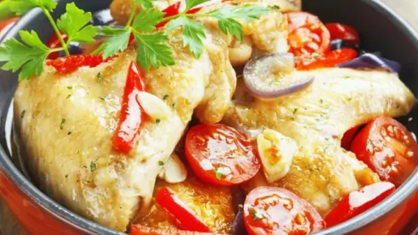 Просто, но очень вкусно: рецепт фрикасе из курицы с овощами