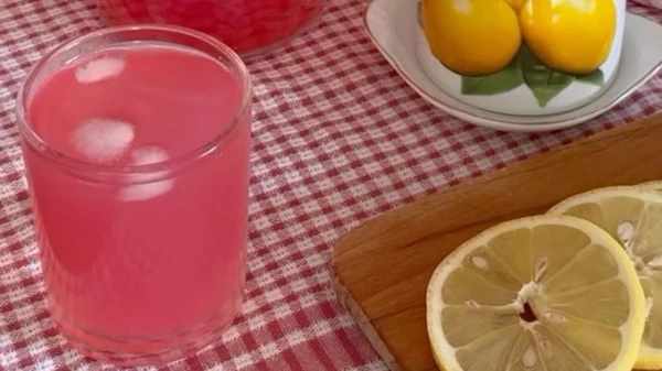 Напиток из ревеня, лимона и имбиря: пошаговый рецепт