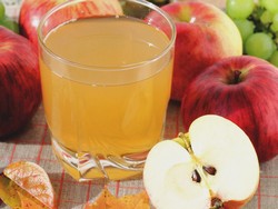 Как приготовить яблочный сок на зиму без мякоти?