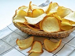 Аппетитные картофельные чипсы в домашних условиях