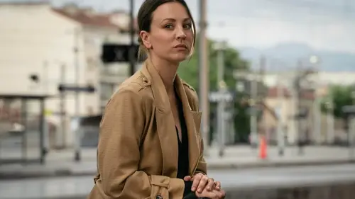 Лучшие сериалы февраля 2026: новые сезоны «Линкольна для адвоката», «Ночного агента» и «Монарха»