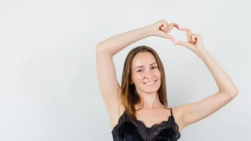 Под мышками будет сухо, а одежда не будет иметь неприятного запаха и пятен от пота: вот что надо делать