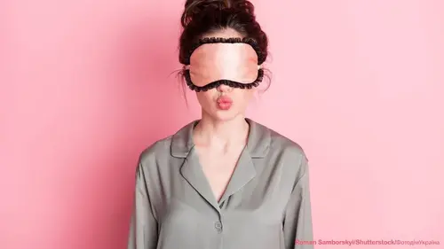 SOS-восстановление: как спасти обветренные губы за одну ночь