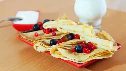 Забудьте о молоке: назван ингредиент, с которым блины становятся ...