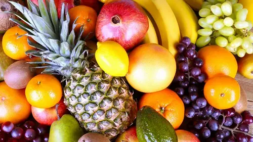 Диетологи назвали один фрукт, который следует есть для здоровья м...