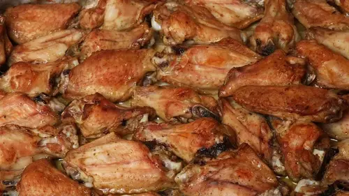 Пряные жареные куриные крылышки: рецепт блюда, которое готовят на...