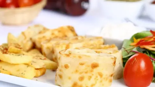 Яичные блинчики с начинкой: рецепт пикантной закуски