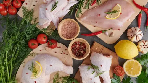Никогда не кладите это в бульон: три части курицы, которые лучше ...