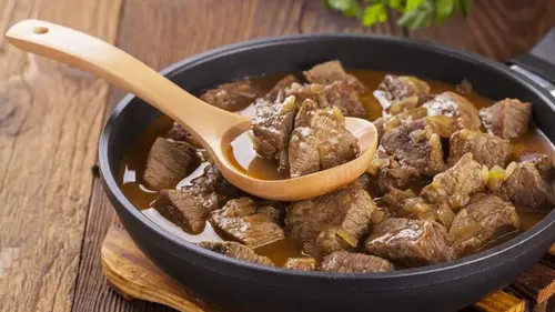 Что жарить первым — лук или мясо: эксперты дали четкий ответ