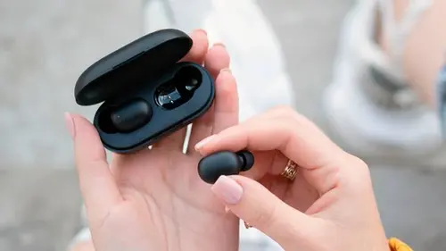 Вредны ли Bluetooth-наушники: объяснил врач