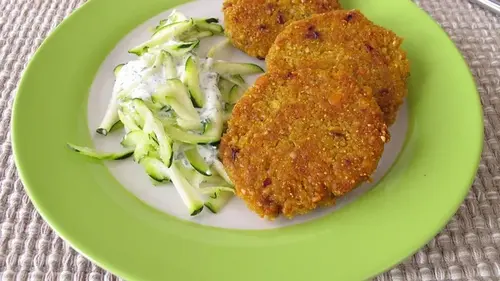 Котлеты из красной чечевицы и кабачка: рецепт горячего без мяса