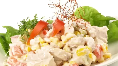 Рецепт салата с ветчиной болгарским перцем сыром и оливками