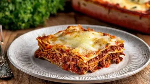 Рецепт сочной лазаньи с сырным и сливочным соусом бешамель