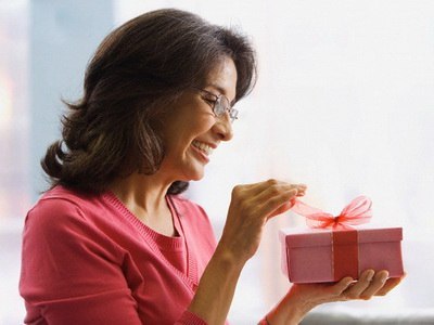 Как выбрать подарок маме на 45 лет?