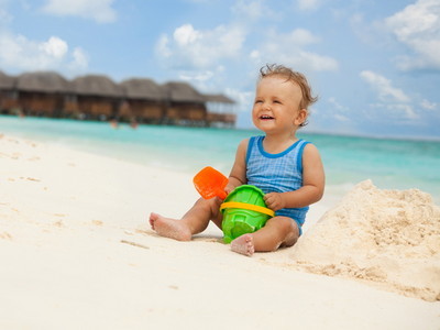 Как сделать идеальный день на пляже с ребенком?